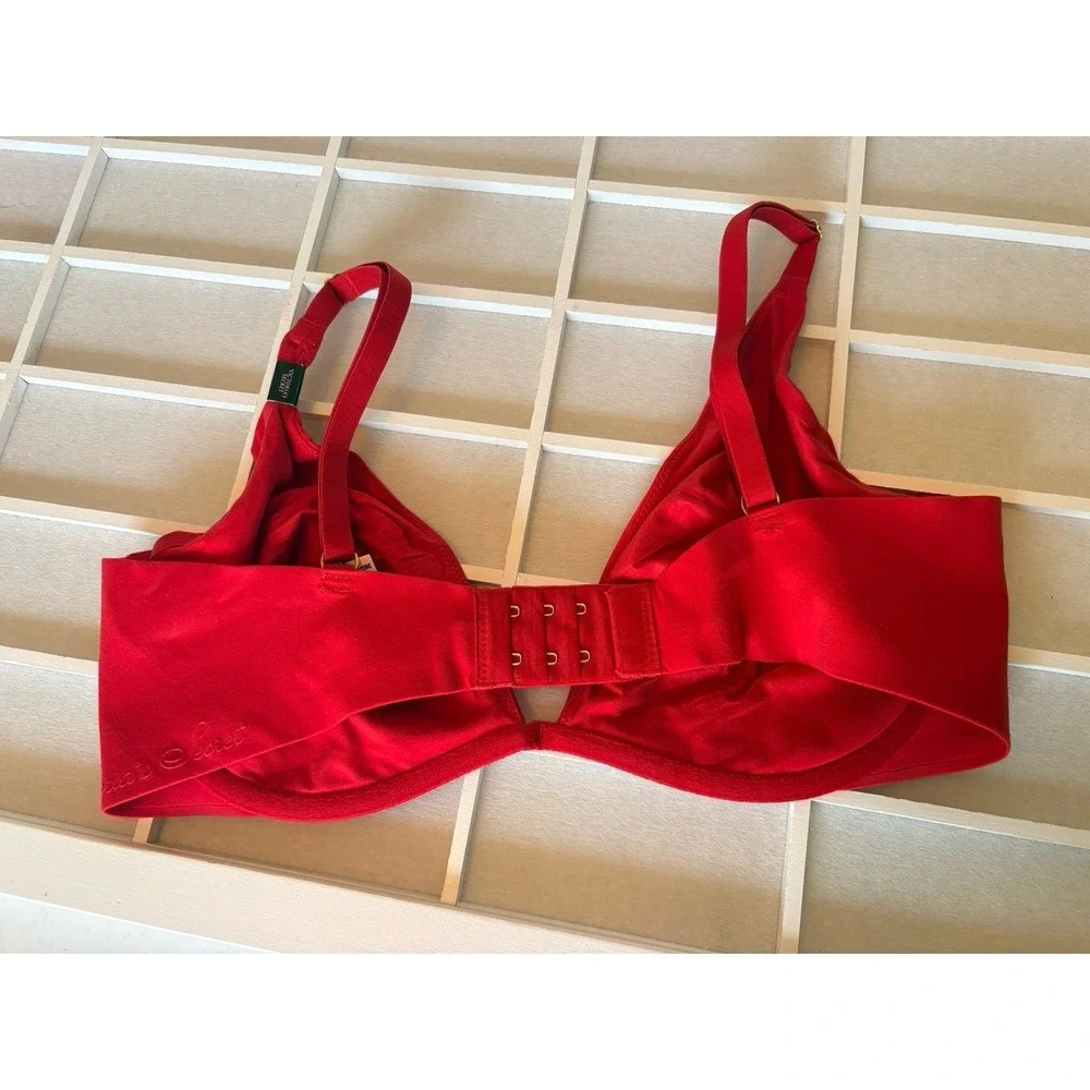NWT Victoria's Secret Incredible Unlined Plunge Bra Lipstick Red 36D $39.50